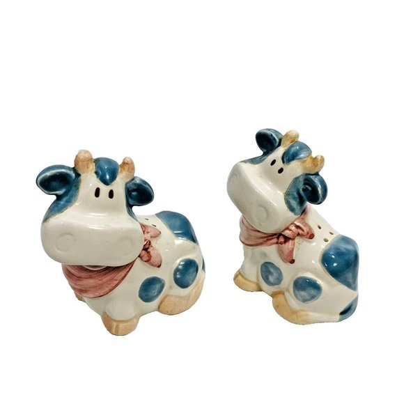 VTG Cooks Tools Kitschy Cow Salt Pepper Shakers 3" Porcelain Kawaii Farmhouse - Picture 12 of 12